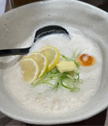 柠檬牛油鸡白汤拉面