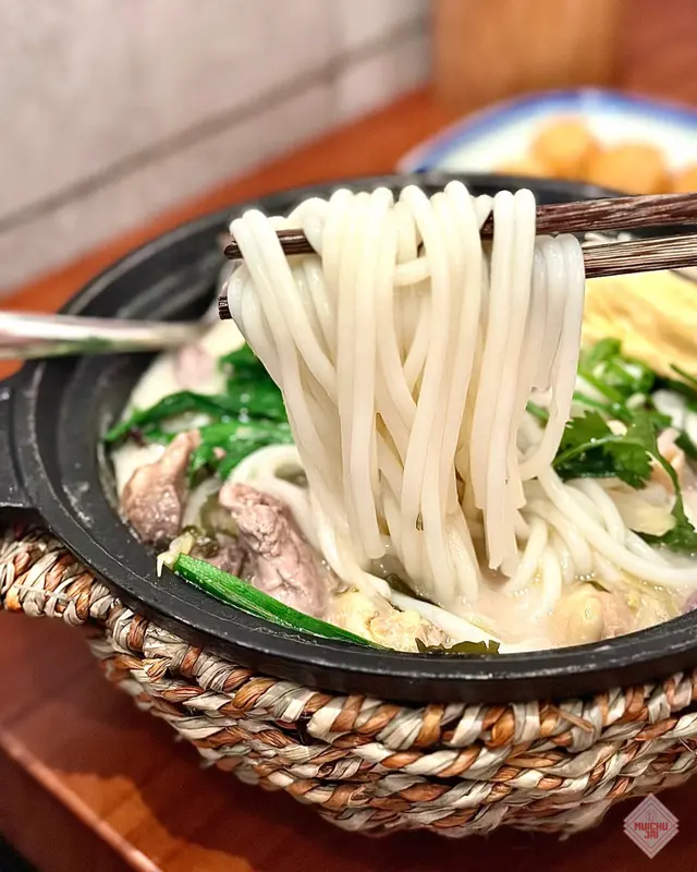 招牌雞雜小鍋米線