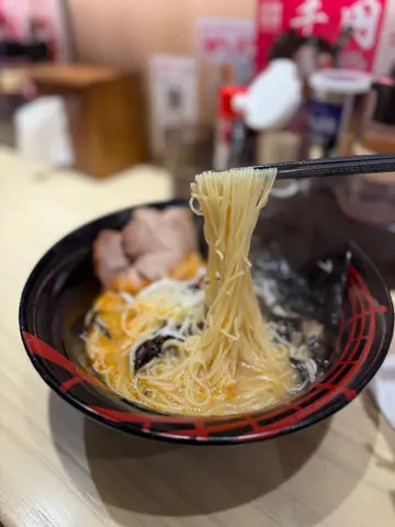 招牌豚骨叉烧拉面