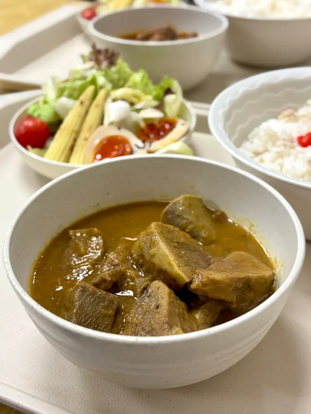 咖哩牛舌定食