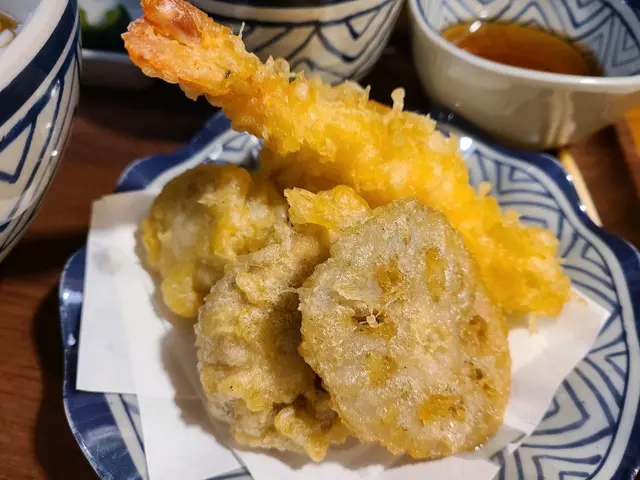 帆立貝,鮮帶子,黑虎蝦,雞肉,蓮藕