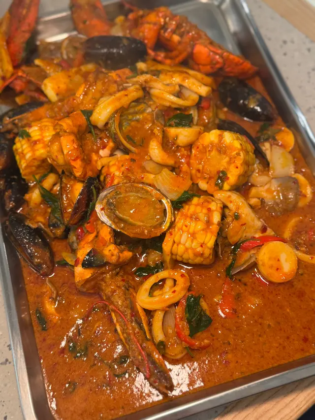 雜錦海鮮桶配辣醬