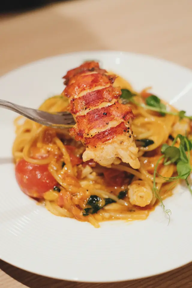 原條龍蝦· 蝦肉意粉