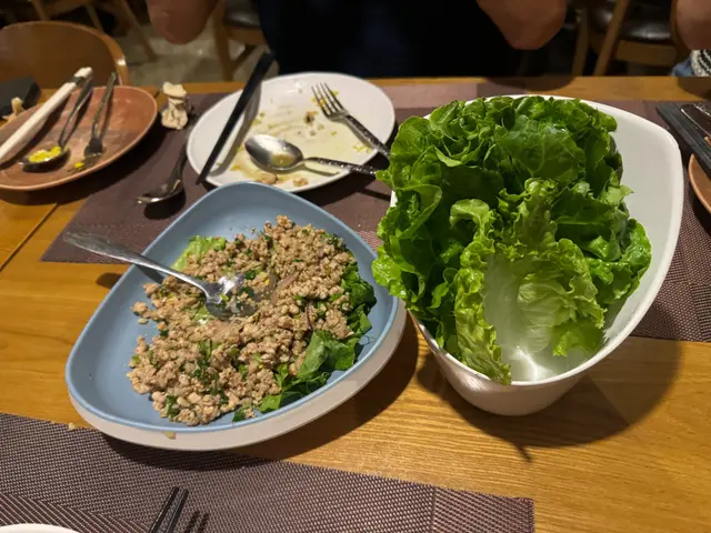 味道好食，不過一早叫咗走辣都係無走辣，應該因為佢甩咗單遲咗成粒鐘，所以再整過唔記得走辣。催單嗰時男經理服務態度好差。