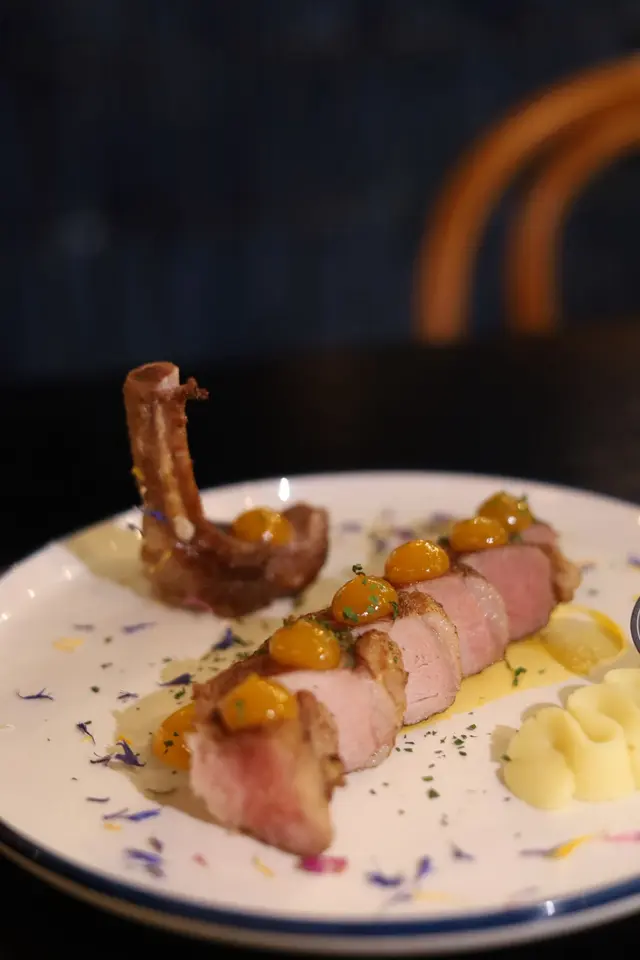 慢煮伊比利亞黑毛豬配秘製杏脯醬