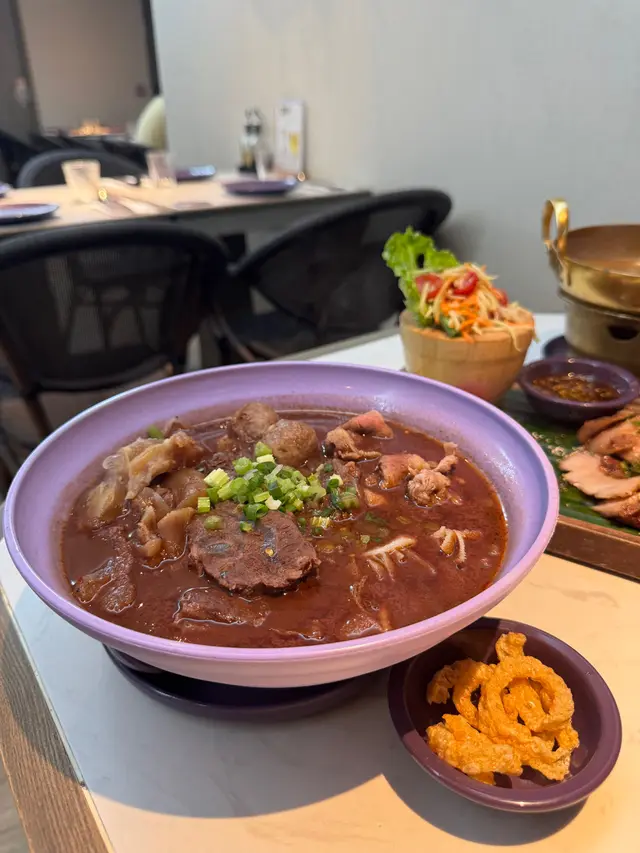 泰式牛肉船麵
