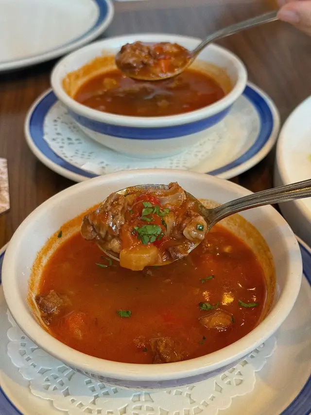 #銅鑼灣美食
#晚餐 #晚餐 #causewaybay #德國fusion #熱帶特飲 #牛肉濃湯 #打卡熱點 #聚會餐廳 #肉眼扒挑戰 #健康之選 #銅鑼灣必食 #hiddenrestaurant #美食攝影 #吃貨人生 #香港好去處 #木系空間 #手工啤酒 #解膩神器 #獵奇美食 #閨蜜約會 #肉食天堂 #港島西餐 #週末brunch  