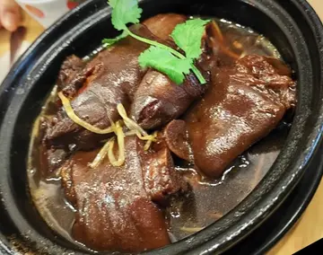 慢煮焦糖猪手煲