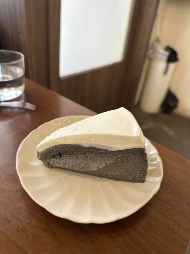 黑芝麻白玉芝士蛋糕