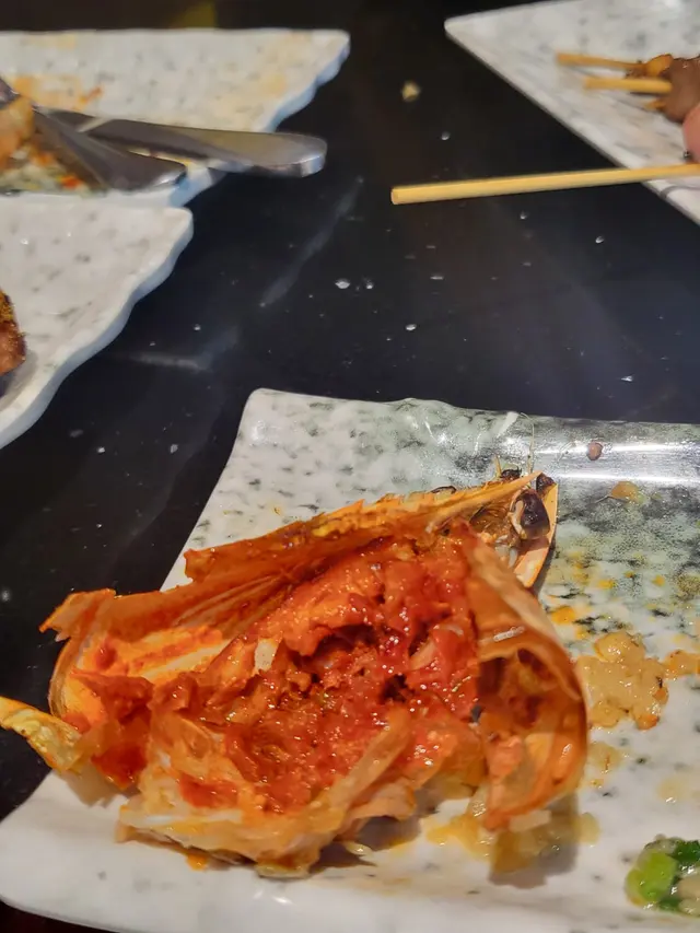 蝦頭的膏非常多及鮮味!忍不住手口並用要嚐乾淨!