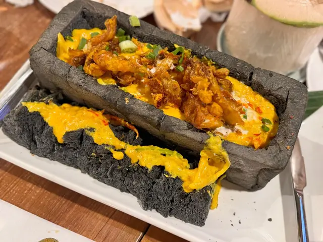 黑色咖喱竹炭麵包軟殼蟹