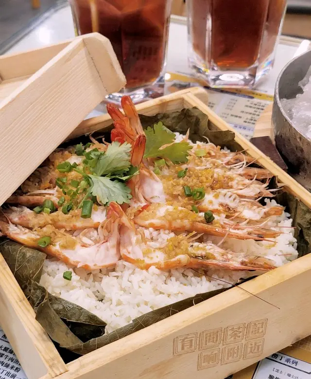 蒜蓉開邊蝦蒸飯