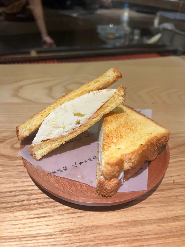 港式蜜糖多士夾雪糕