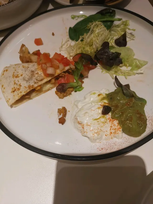 Chicken & Cheese Quesadilla 雞肉mozzarella芝士墨西哥薄餅