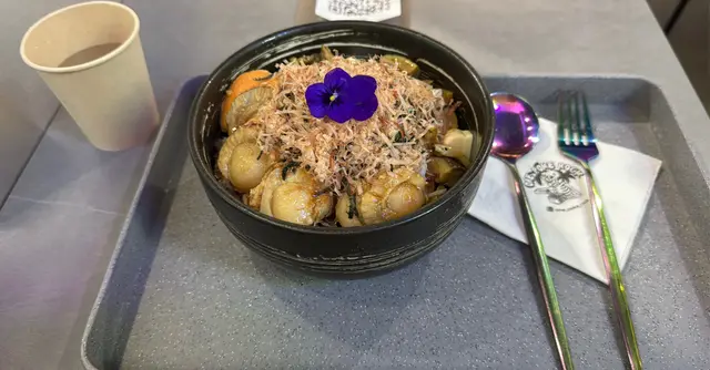 自選:帆立貝、蟹柳、豆腐、香菇、蒜味醬油