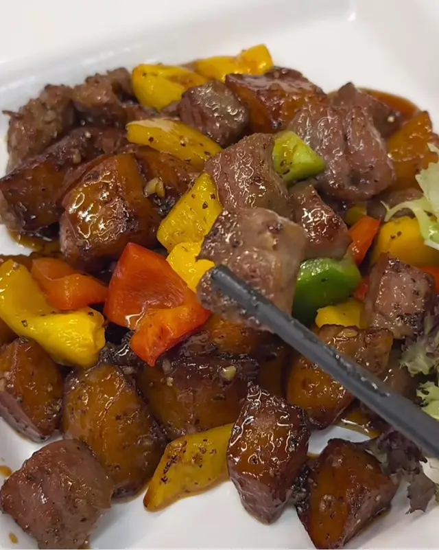 蜜味薯仔炒牛柳粒