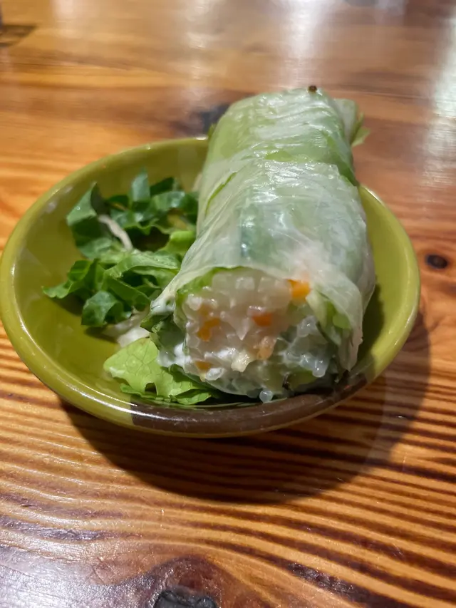 跟餐有三款小食可選，跟一杯熱飲。小食都好食。