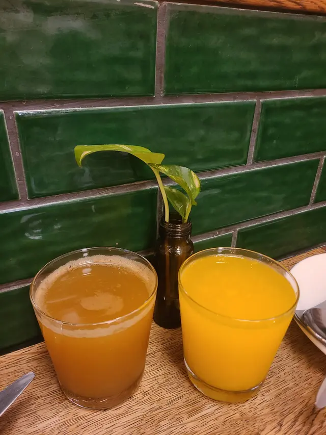 鮮蘋果汁,鮮橙汁
