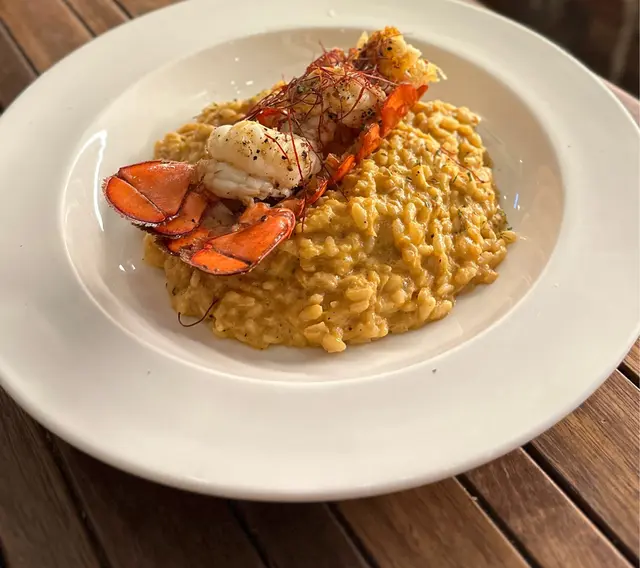 龍蝦汁蟹肉意大利飯配龍蝦尾