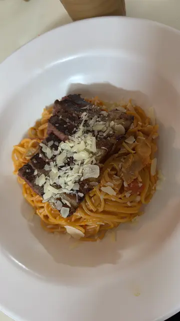 西冷牛肉蕃茄意粉