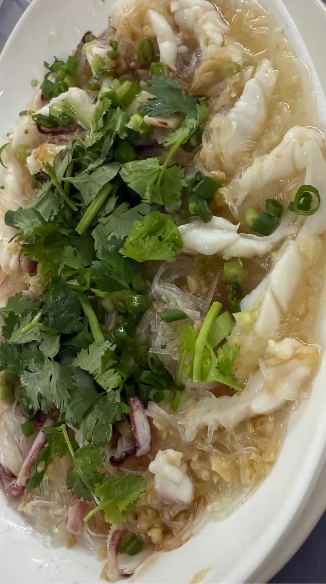 蒜蓉粉絲蒸鮮魷
