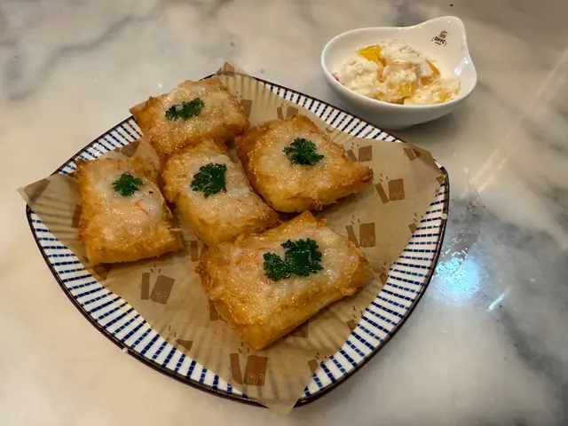 窩貼蝦多士