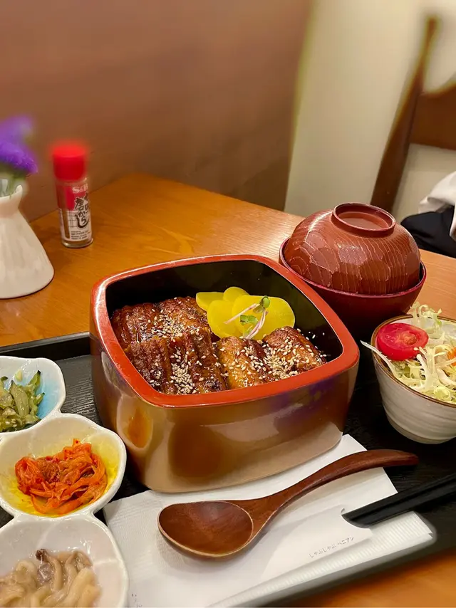 蒲燒鰻魚丼
