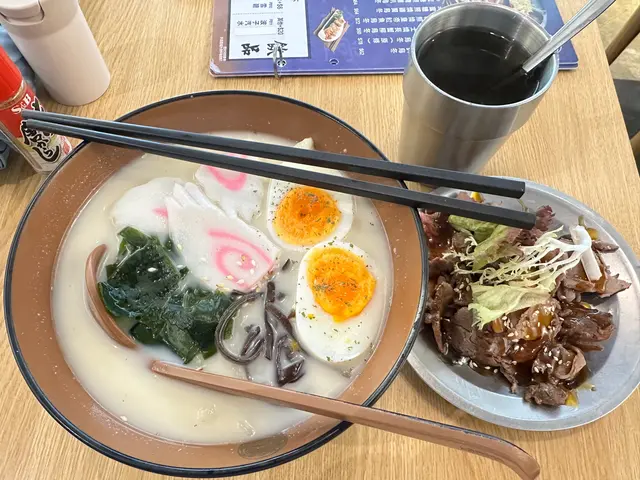 慢煮日式薄牛柳湯烏冬  配  熱菜蜜