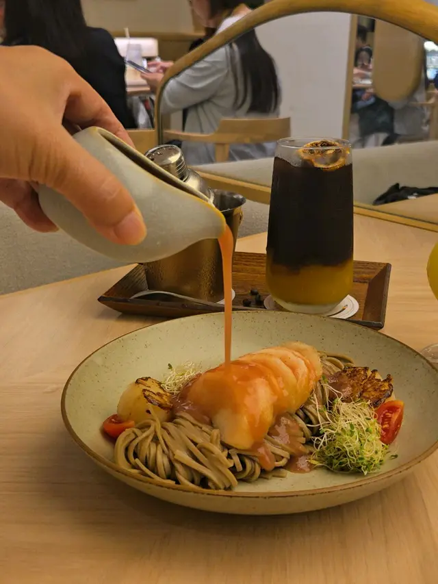 北海道帶子蕎麥麵 配水蜜桃蕃茄凍湯