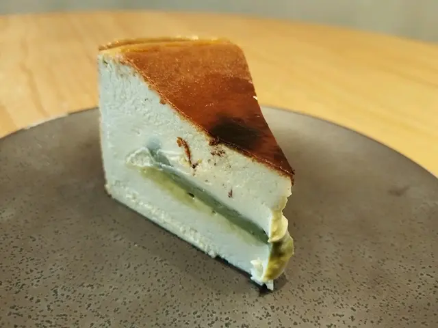 開心果巴斯克芝士蛋糕