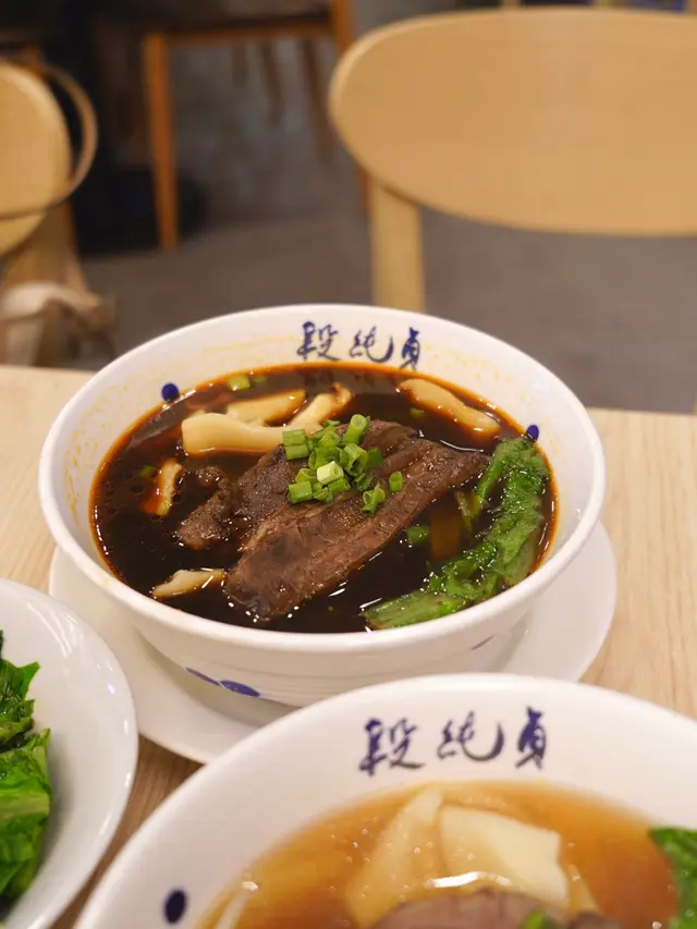 招牌紅燒腱心牛肉麵