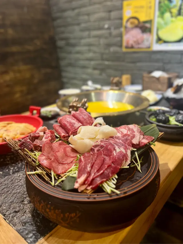 大滾友牛肉拼盤