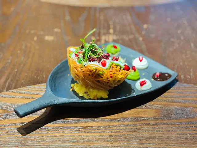 LUCKNOWI TOKRI CHAAT | Potato Basket Chaat | Sweet and Sour Chutneys