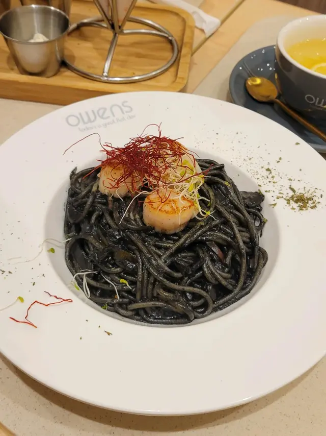 北海道帶子墨魚汁意大利粉