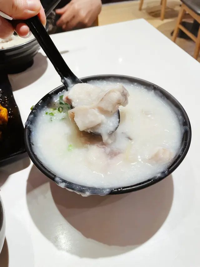 鮮鯇魚腩粥