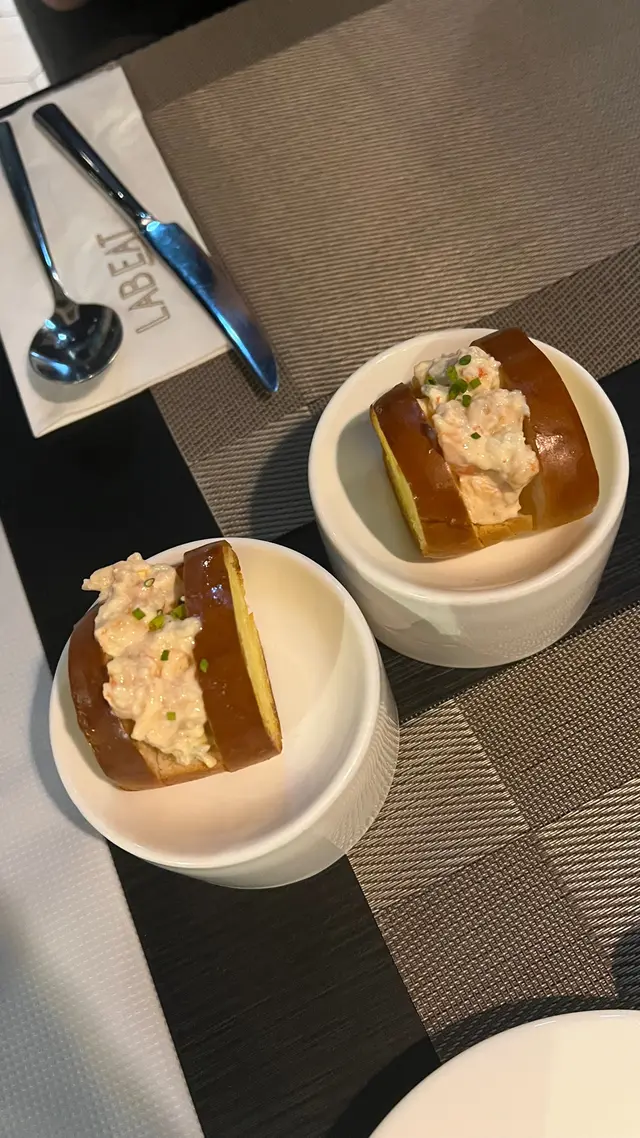 龍蝦配法式牛油包