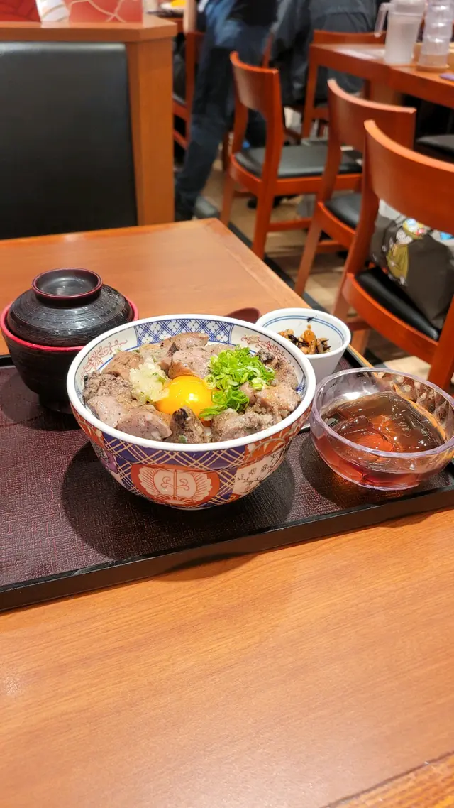 鹽燒厚切牛舌定食