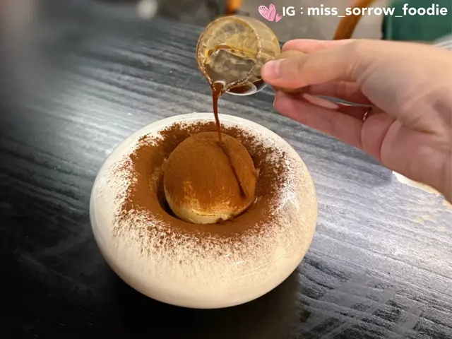 自家製提拉米蘇夢幻雪糕配特濃咖啡啫喱