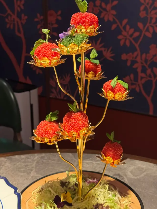 荔枝造型勁得意，入面仲食到粒細細粒荔枝肉