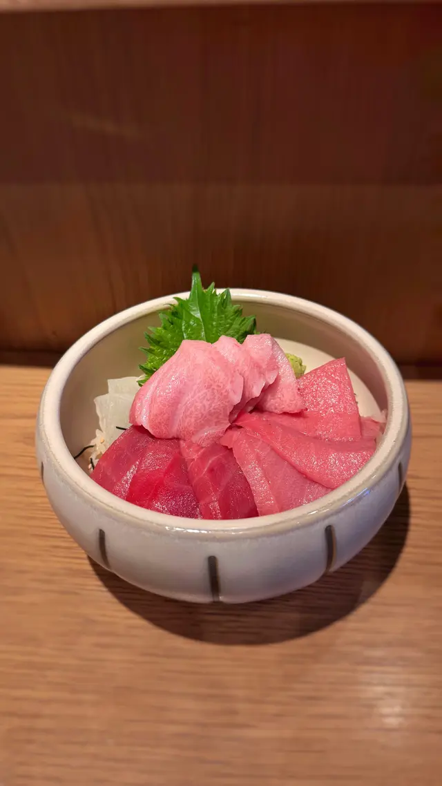 三味吞拿魚丼