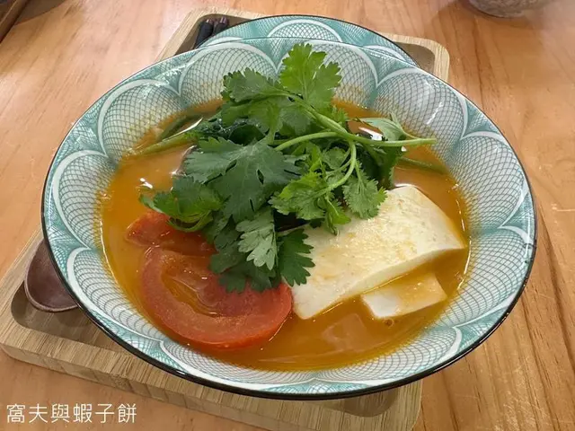 蕃茄魚湯烏冬配香煎三文魚