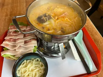 厚切豚肉+香辣鍋烏冬