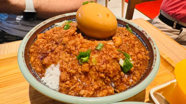 醬油溏心蛋台式肉燥飯