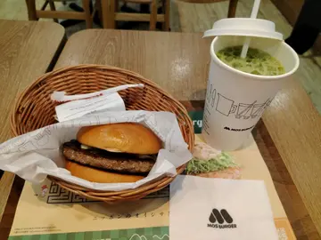 芝士漢堡+抹茶鮮奶