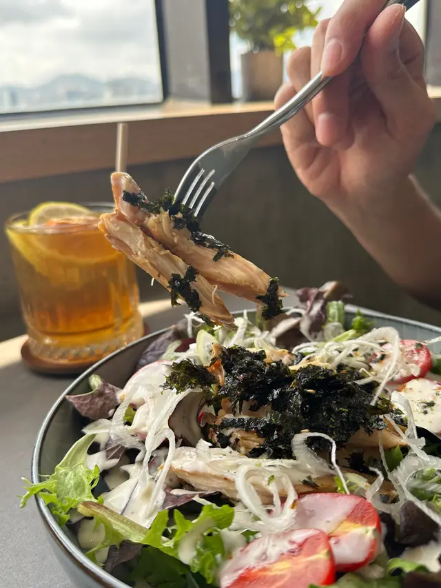 凱撒沙律配自家慢煮雞胸肉