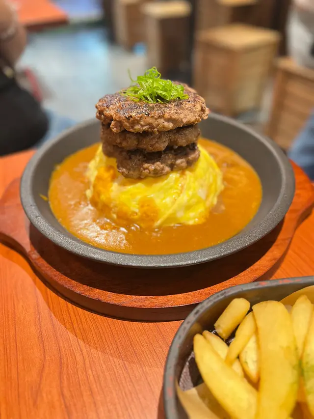 手打牛舌漢堡咖喱蛋包飯