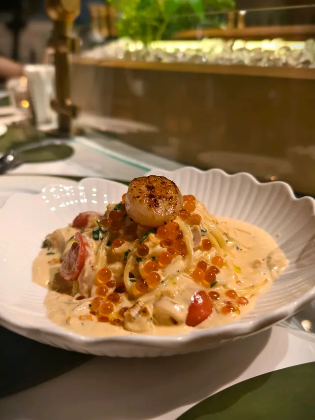 香煎日本帶子三文魚籽及海膽意粉