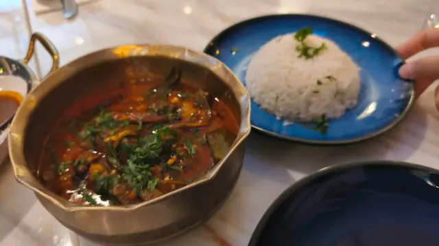 特色湯汁羊肉配飯