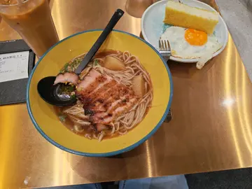 猪颈肉金边粉