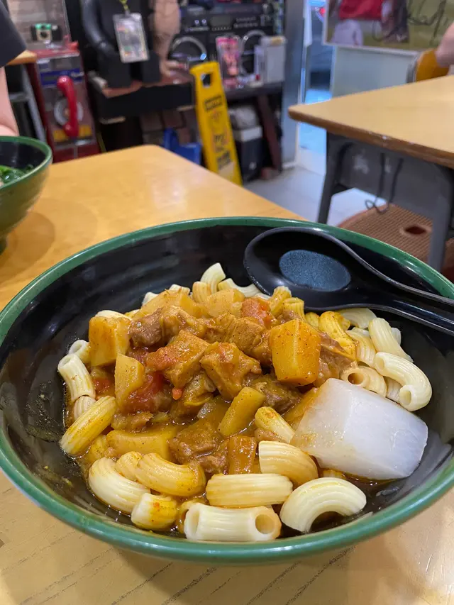 咖喱牛腩撈通粉 